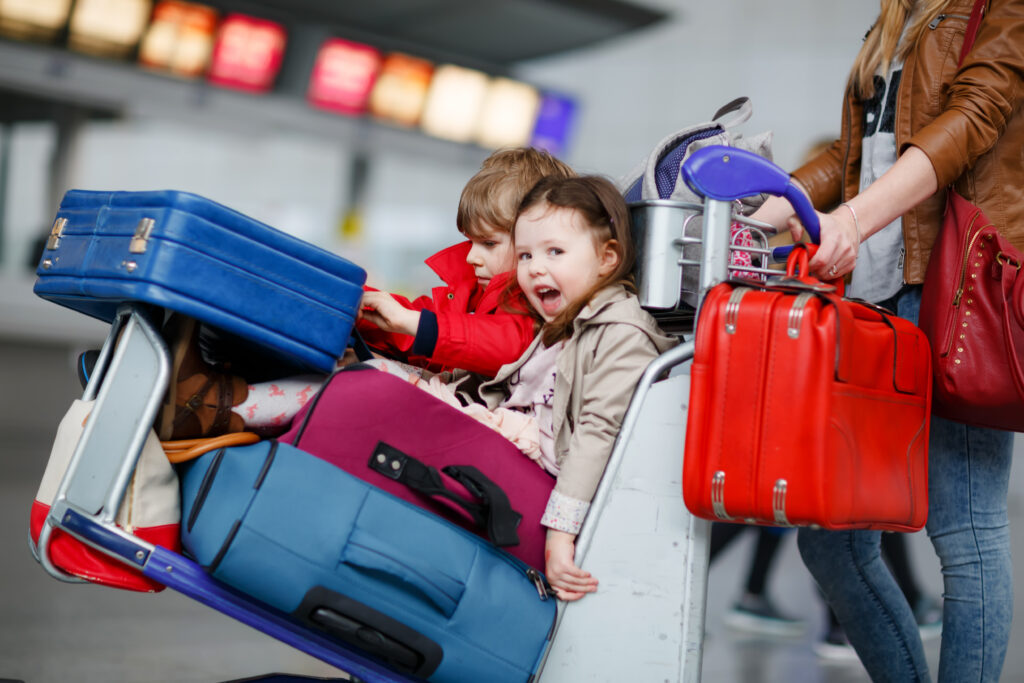 How to Navigate International Travel as a Single Parent