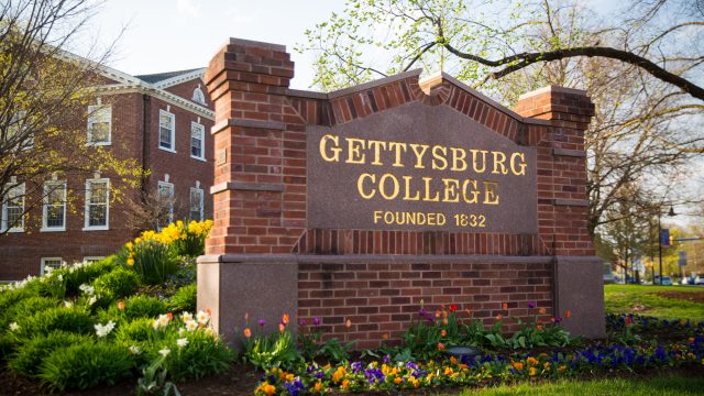1736882264___GettysburgCollegeguidebutton