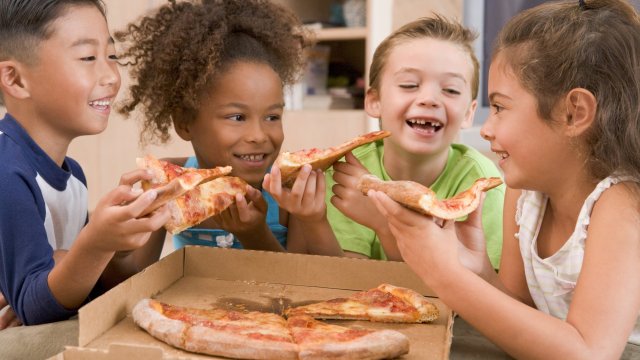 Discover the top six family‑friendly pizza spots in Washington DC, chosen from trusted local sources. Hours, addresses and phone info included!