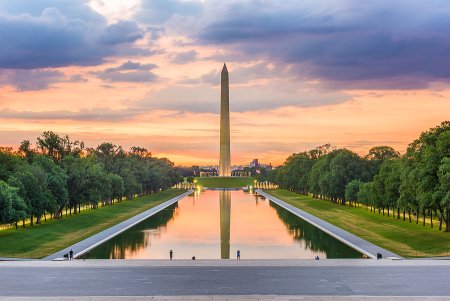 Can I swim in the Lincoln Memorial Pool? Lincoln Memorial Reflecting Pool at dawn with the Washington Monument visible in Washington, DC.