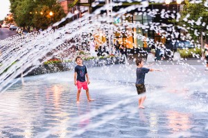Free, family-friendly things to do in August in the DC area Free things to do in DC kids playing